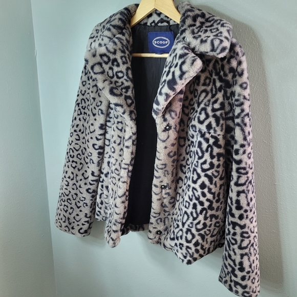 Cheetah print fuzzy jacket - Picture 3 of 5